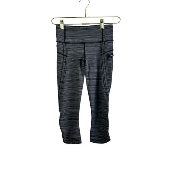 Lululemon Run Top Speed Crop Women’s 2 Cyber Stripe Deep Coal Black Stretch Gym - Picture 1 of 8